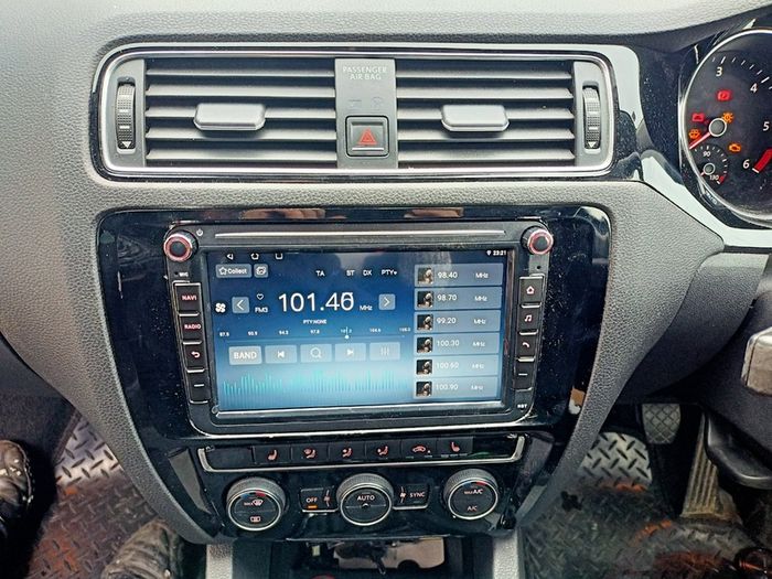 8" Android Car Radio with SatNav GPS, Hands free Bluetooth, WIFI for Volkswagen Polo Passat Golf Scrirocco Transporter Octavia