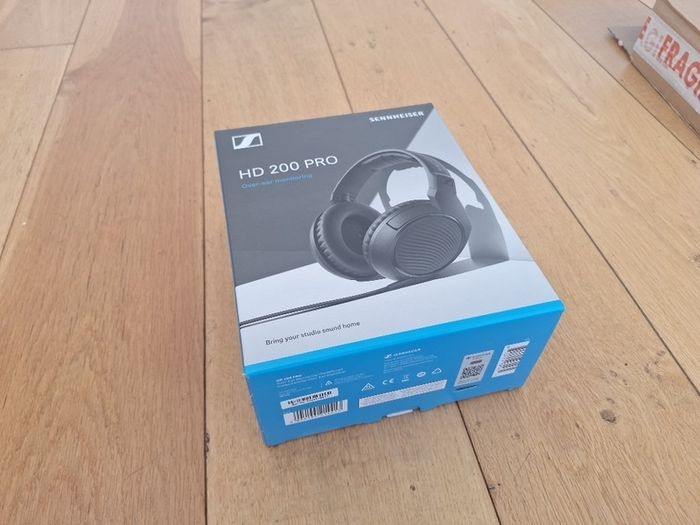Sennheiser HD 200 Pro headphones