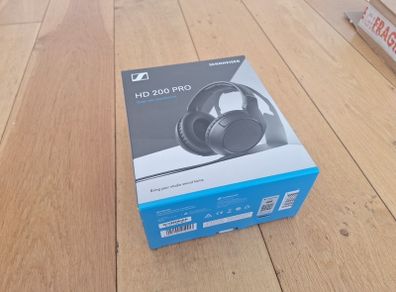 Sennheiser HD 200 Pro headphones