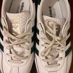 white adidas gazelle