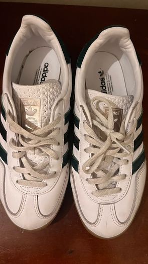 white adidas gazelle