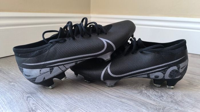 Nike Mercurial Vapor 13 Pro FG  Size 8
