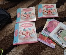 cake decorating