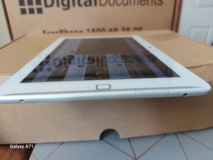 ARROWS 10.1 inch Tablet, Model FJT21, 64GB, in excellent condition, great for youtube and watching movies