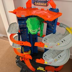 Hot Wheels Car Garage