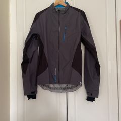 Waterproof jacket btwin 700
