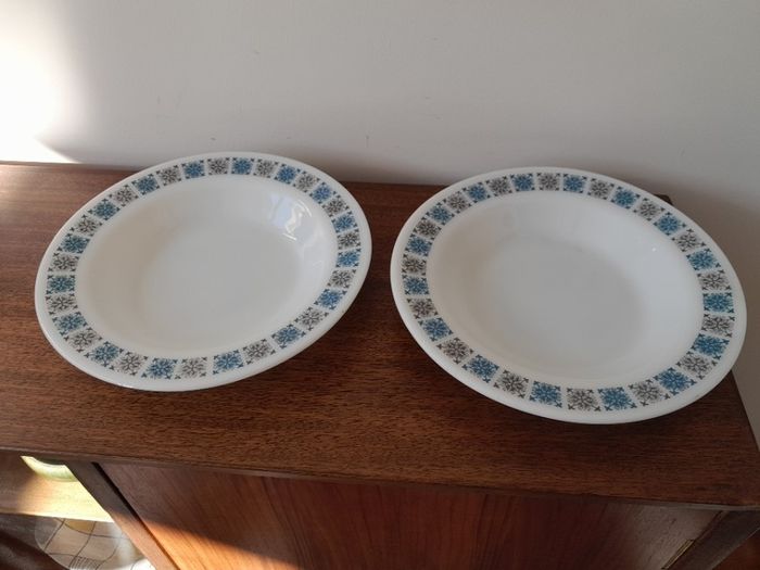 JAJ Chelsea Rimmed Soup bowls set of 2