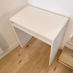 Home Desk with lamp