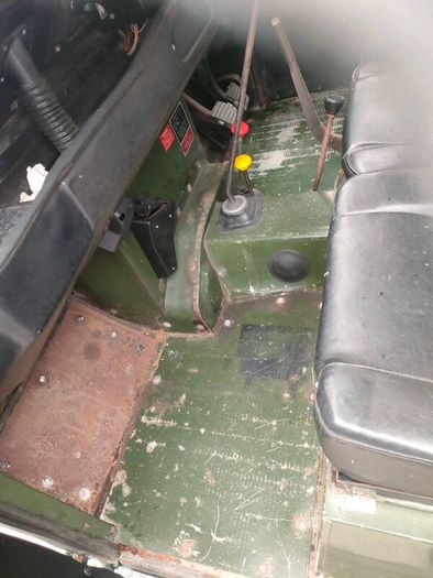 1982 series 3 land-rover.  In good original condit