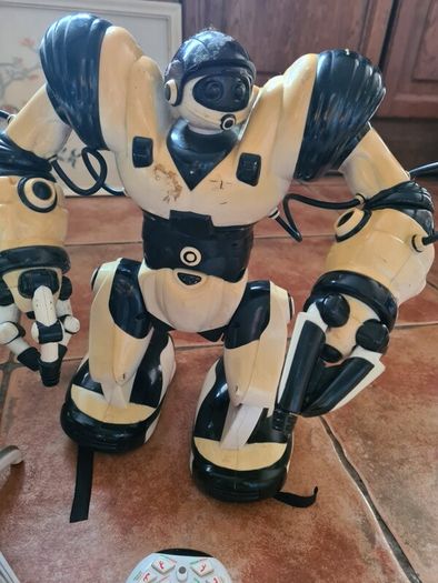 Wowwee RC Robosapian X 2 With Remotes + Roboraptor Dinosaur T Rex Robot For Parts Repair(GAR)