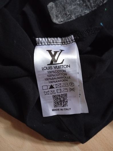 LV T-shirt ((kids Age 10-11yrs Immaculate))