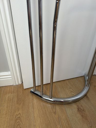Towel / Storage Rail