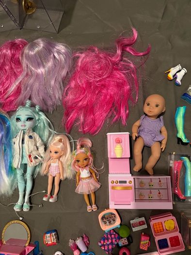 Rainbow high accessories and few dolls