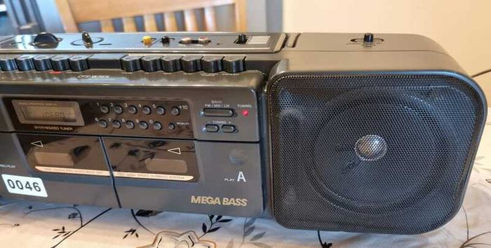 From 1993 - Sony CFS-W 310, see the pictures.