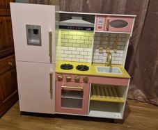 Play kitchen