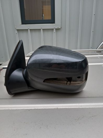 isuzu dmax lh mirror (08-2012)