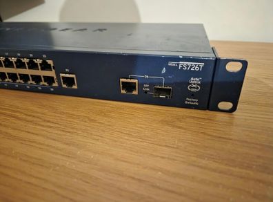 Netgear FS726T - 24 port smart switch