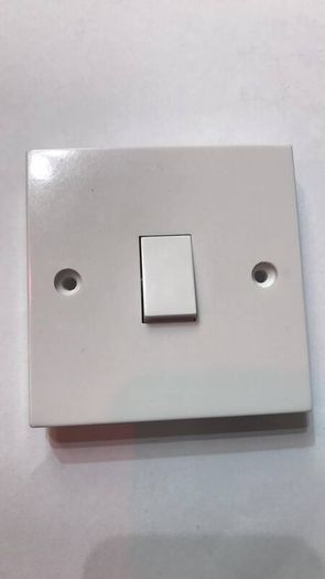 1 Gang Intermediate Light Switch White