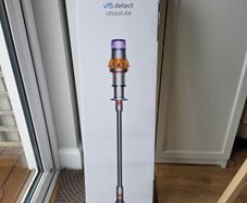 Dyson v15 absolute