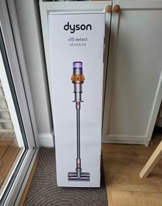 Dyson v15 absolute