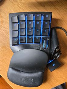 Razer Tartarus V2 gaming keypad
