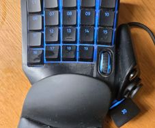 Razer Tartarus V2 gaming keypad