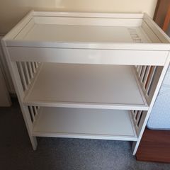 Changing table
