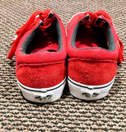 Red Vans Old Skool Size 8 (EU 42)