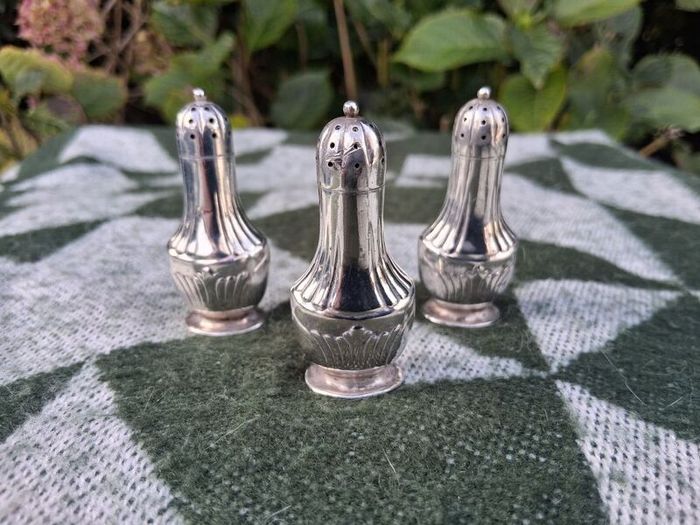 3 X Victorian Tiffany Sterling Silver Salt Shakers(Circa 1880)