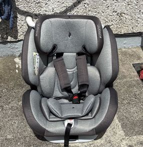 Swivel car seat.
