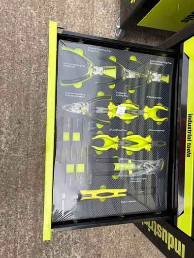 Brand New 7-drawer Tool Chest - Fully Loaded With Tools
