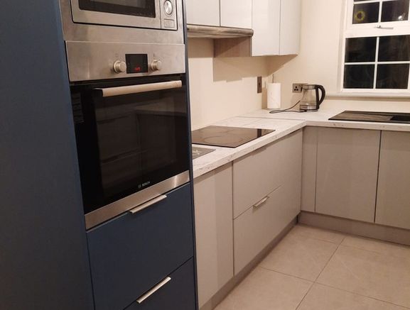 kitchen fitter / carpenter
