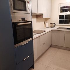 kitchen fitter / carpenter