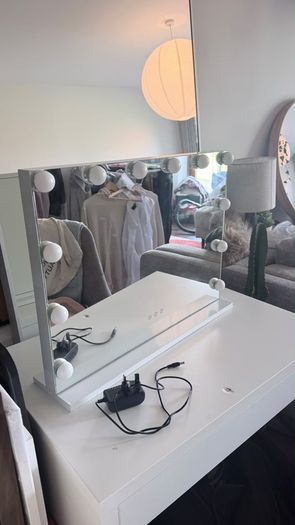 Make-Up Mirror with Lights