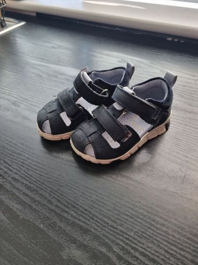 Baby sandals