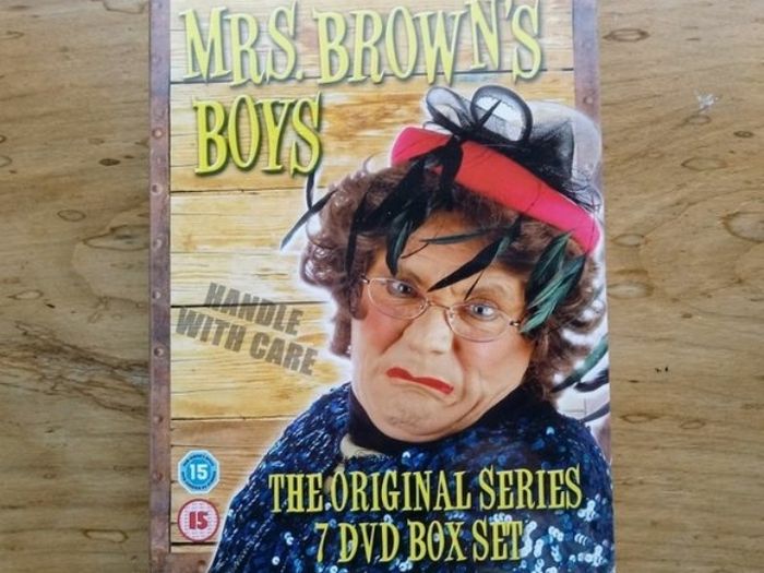 LG DP542H Full HD 1080p DVD Player + Sealed Mrs.Brown's Boys 7dvd Box Set