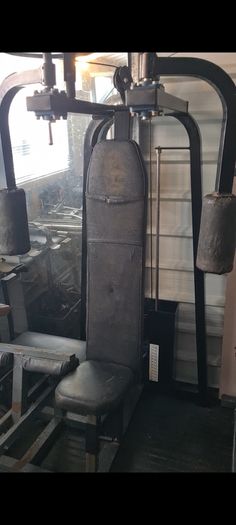 Pec Deck Machine