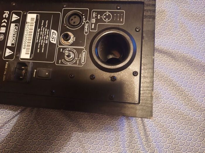 ESI nEar 05 studio monitors