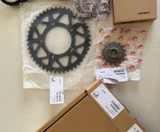 Original Ducati Final drive kit +  toothed belt