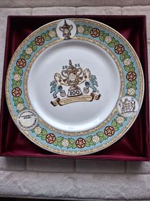 Soccer Fans A Rare !  Vintage Elizbethan Fine BONE China Plate 10.5 ins  100th  Football Final Manchester City  v Tottenham  Hotspur  9th May 1981 Commemorative Lpate Programmes lunches Banquet Details  TEAM winners over the years
