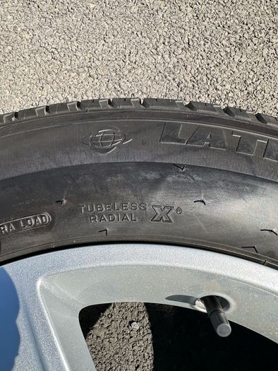 Land Rover Defender 20" Genuine Alloy wheels