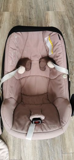 Maxi Cosi Pebble car seat