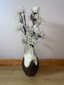 Vase & Flowers