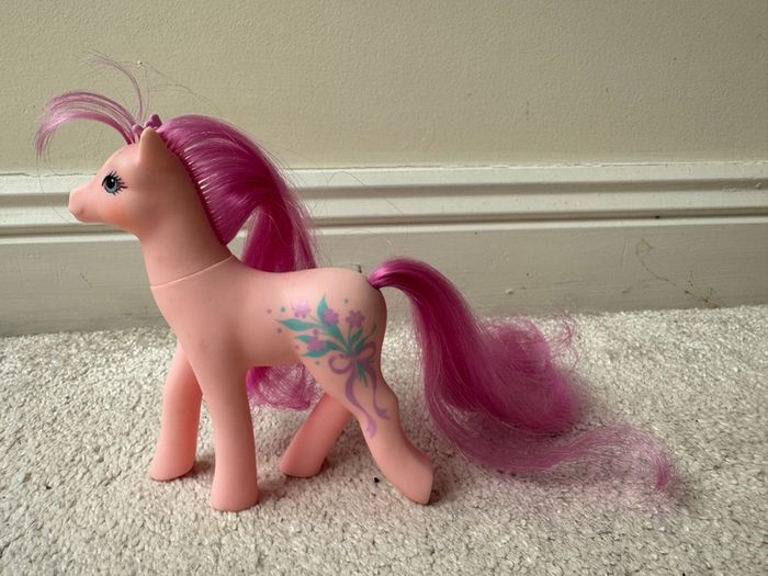 Vintage My Little Pony G1 Sweetheart Sister Dainty With Earring 1988 Hasbro Used Please see pictures