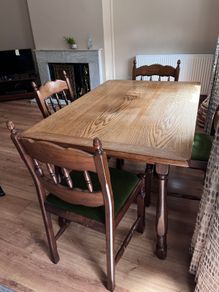 Solid Oak Dining Table & 4 Chairs