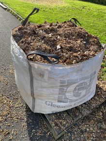 Free wood pulp/mulch