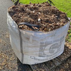 Free wood pulp/mulch