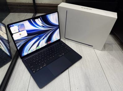 Macbook Air 13.6 - M2 256 GB Midnight