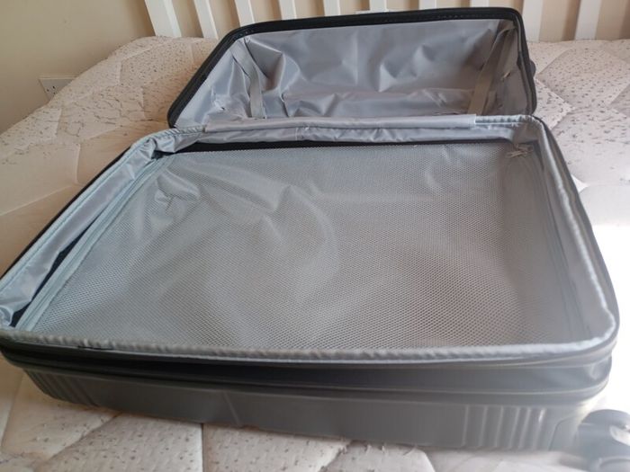 Hardshell suitcase medium size