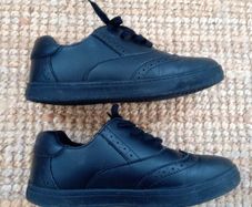 Boys black shoes size EU 38 UK 5